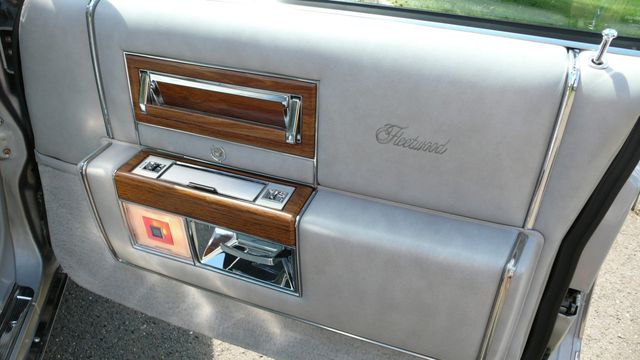 1982 Cadillac Fleetwood Brougham - 15409734 - 25