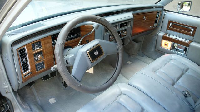 1982 Cadillac Fleetwood Brougham - 15409734 - 27