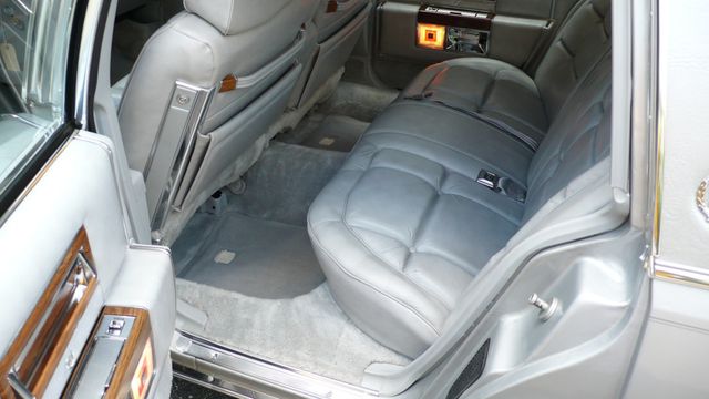 1982 Cadillac Fleetwood Brougham - 15409734 - 41