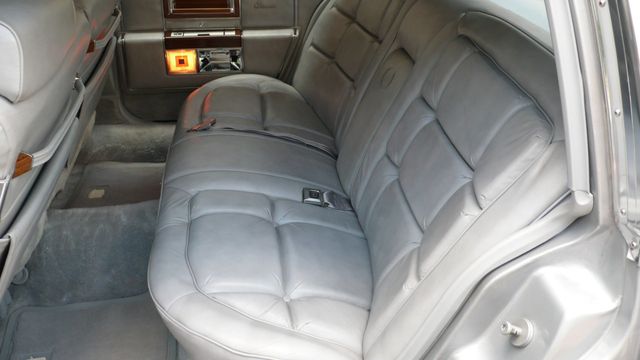 1982 Cadillac Fleetwood Brougham - 15409734 - 42