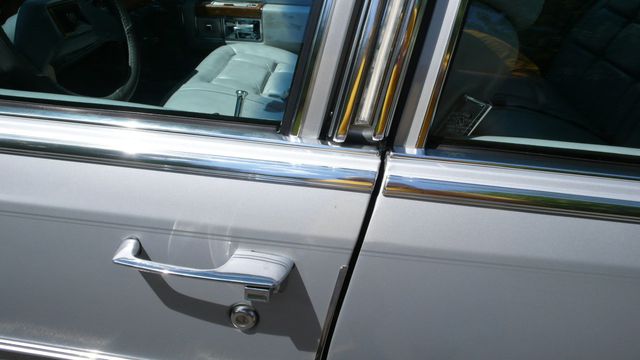 1982 Cadillac Fleetwood Brougham - 15409734 - 54