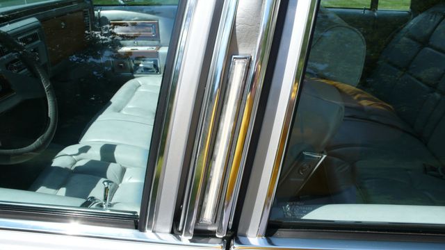 1982 Cadillac Fleetwood Brougham - 15409734 - 55