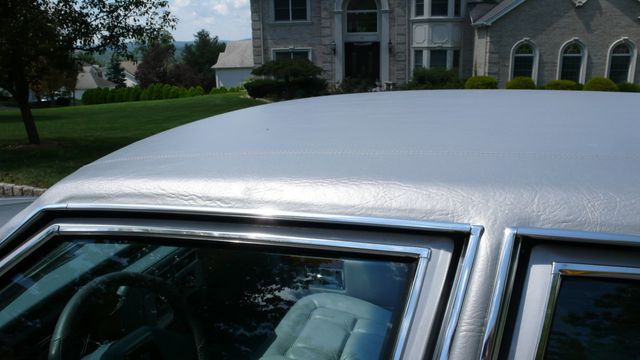 1982 Cadillac Fleetwood Brougham - 15409734 - 56