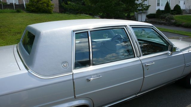 1982 Cadillac Fleetwood Brougham - 15409734 - 79