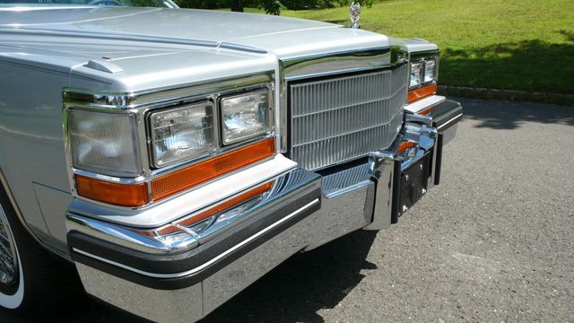 1982 Cadillac Fleetwood Brougham - 15409734 - 88