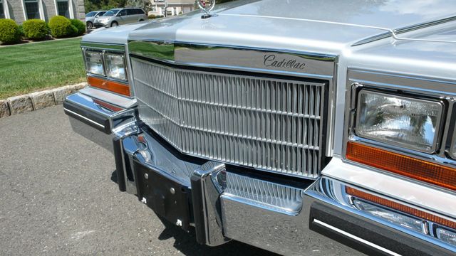 1982 Cadillac Fleetwood Brougham - 15409734 - 8