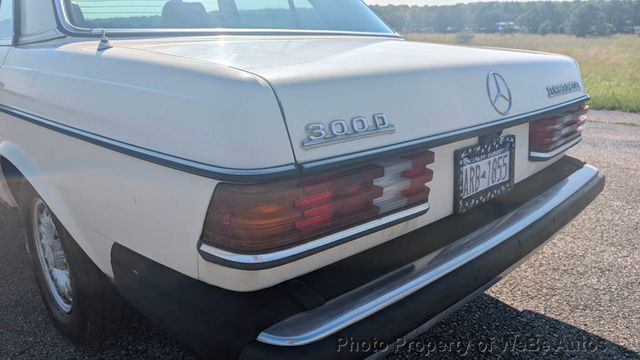 1982 Mercedes-Benz 300 D For Sale - 22863538 - 19