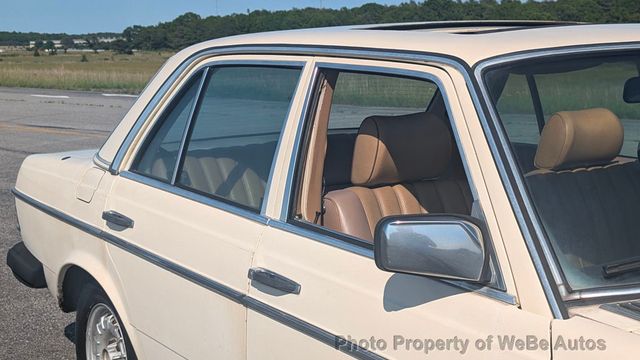 1982 Mercedes-Benz 300 D For Sale - 22863538 - 28