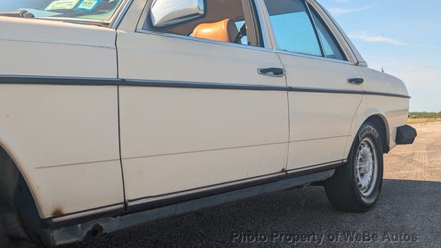 1982 Mercedes-Benz 300 D For Sale - 22863538 - 33