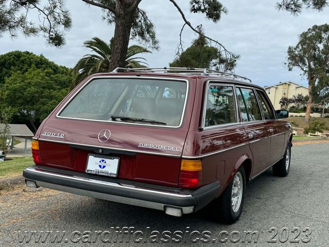 1982 Mercedes-Benz 300TD Wagon  - 22165847 - 9