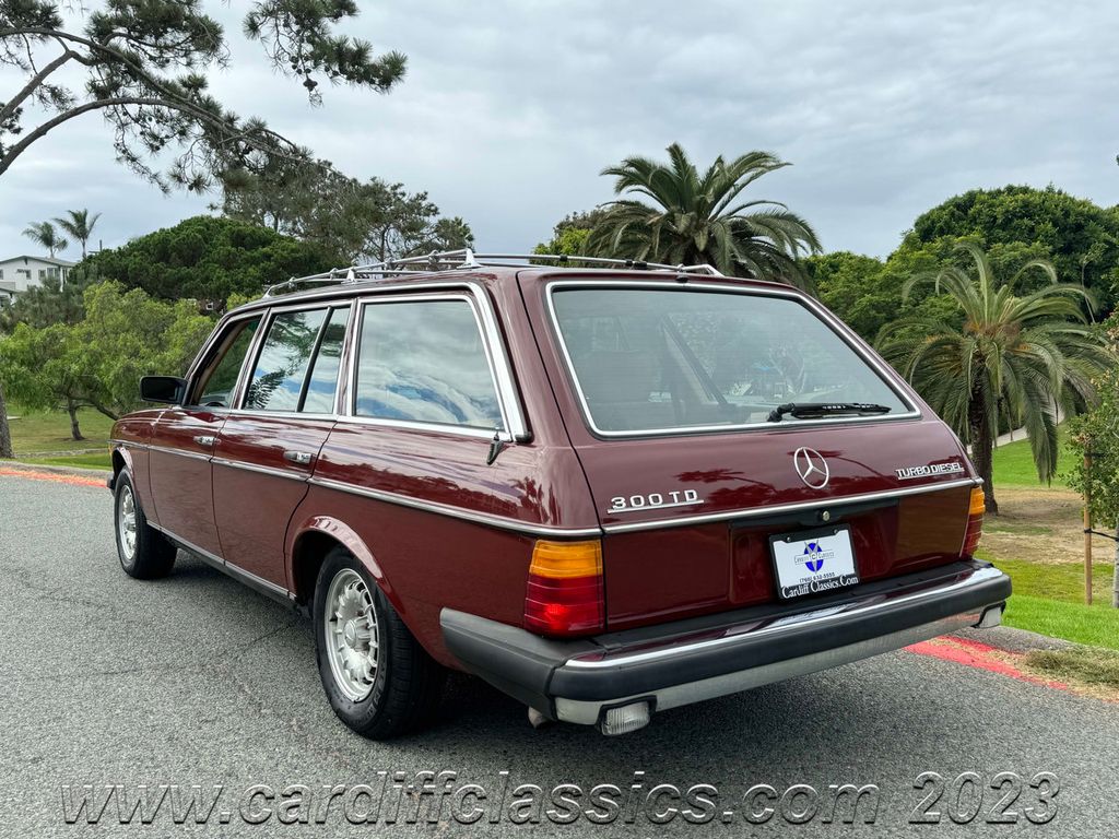 1982 Mercedes-Benz 300TD Wagon - 22165847 - 10