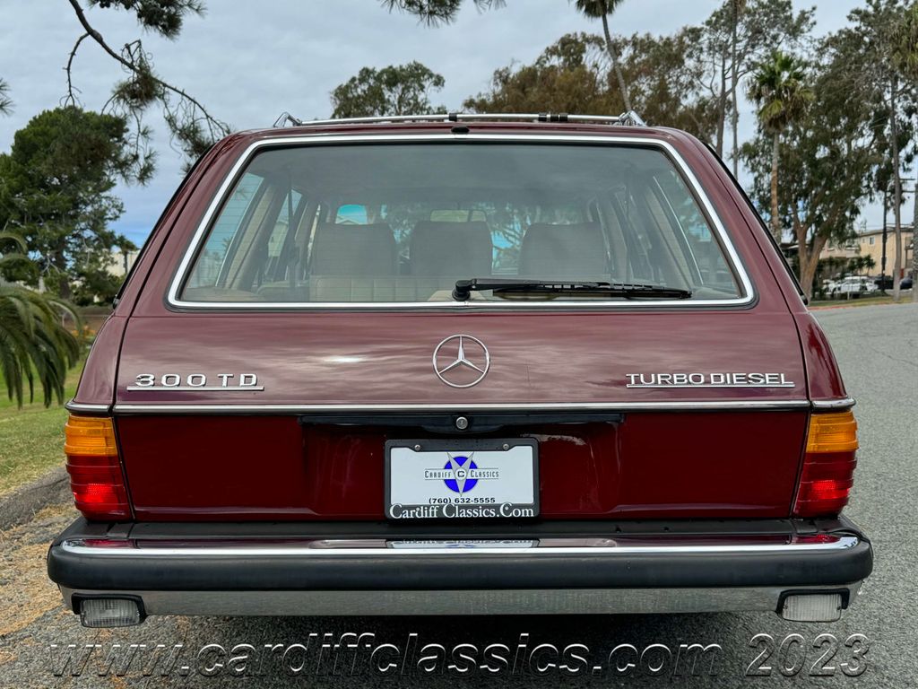 1982 Mercedes-Benz 300TD Wagon - 22165847 - 14