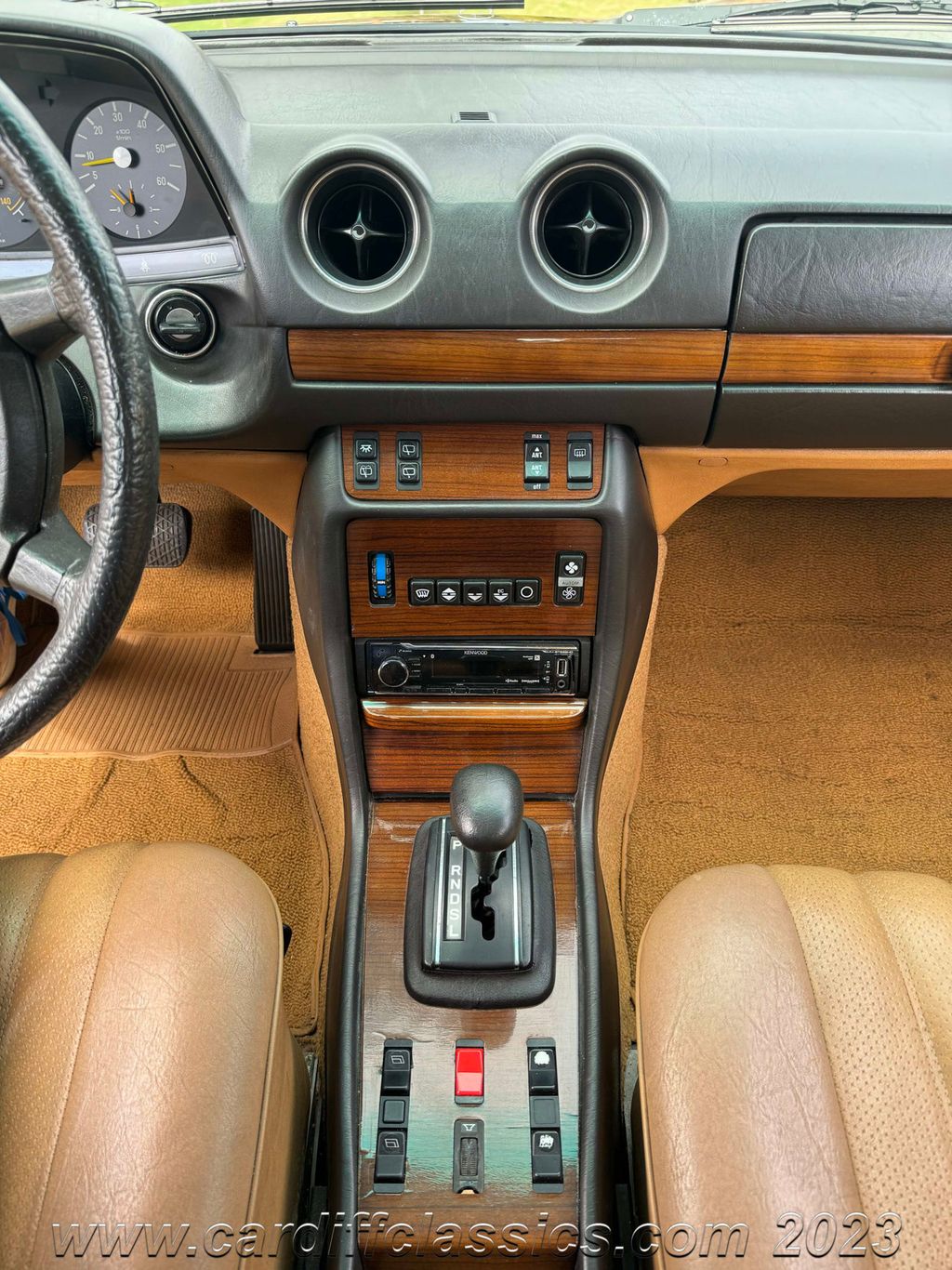 1982 Mercedes-Benz 300TD Wagon - 22165847 - 19