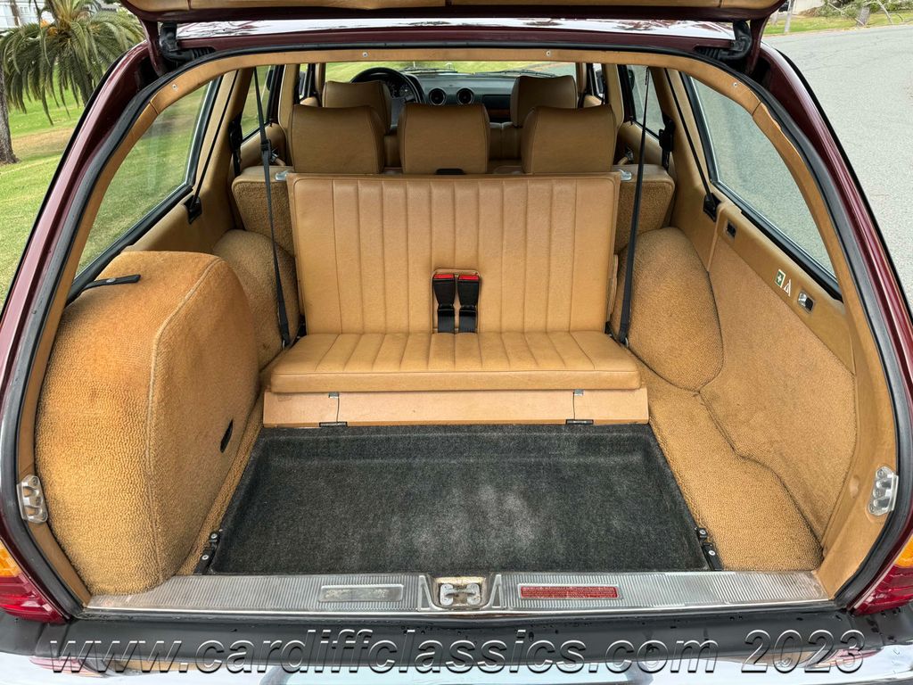 1982 Mercedes-Benz 300TD Wagon - 22165847 - 21