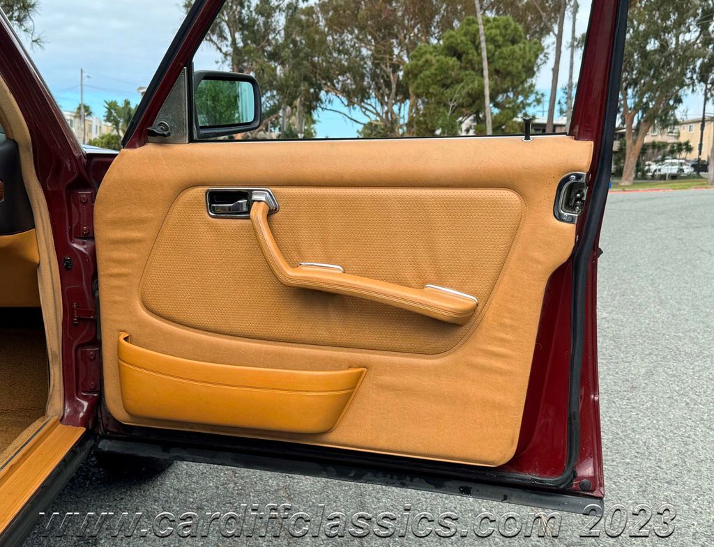 1982 Mercedes-Benz 300TD Wagon - 22165847 - 28