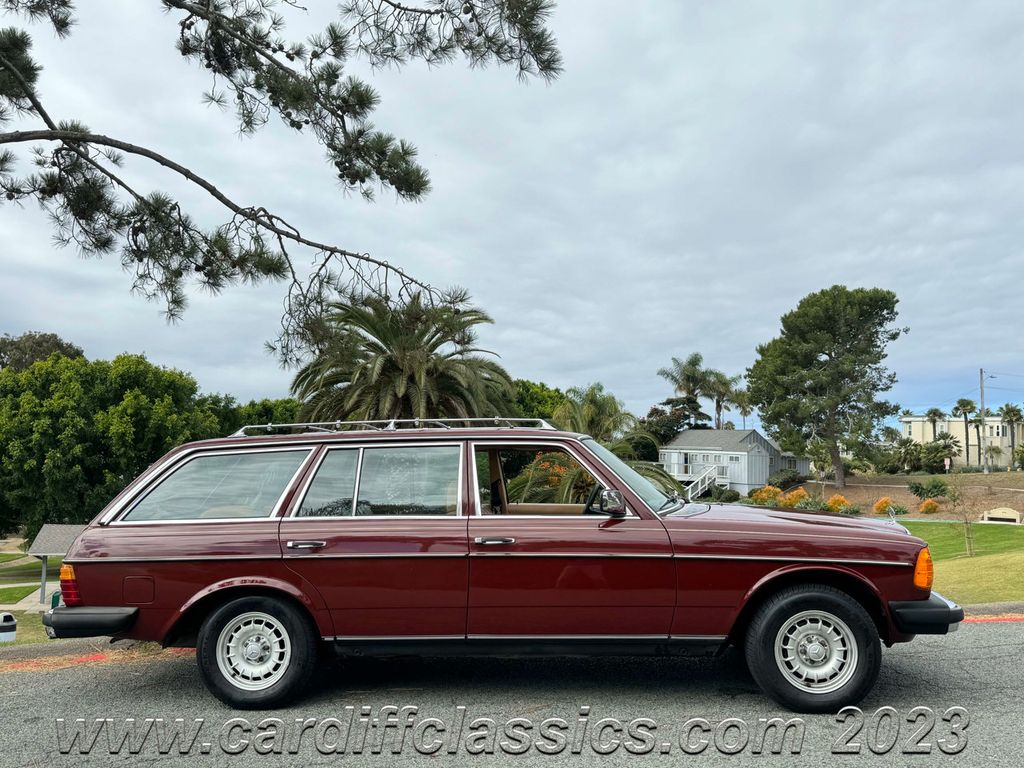 1982 Mercedes-Benz 300TD Wagon - 22165847 - 3