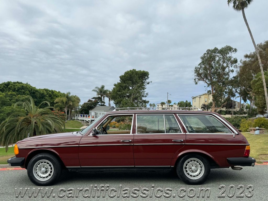 1982 Mercedes-Benz 300TD Wagon - 22165847 - 4