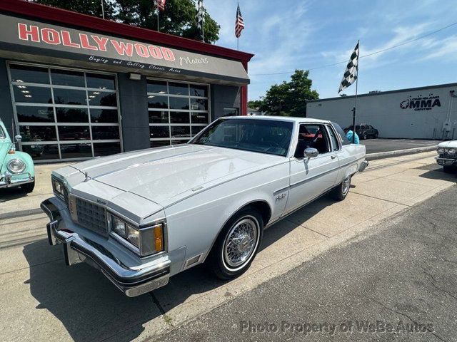 1982 Oldsmobile 98 2dr Coupe Regency - 22488514 - 4