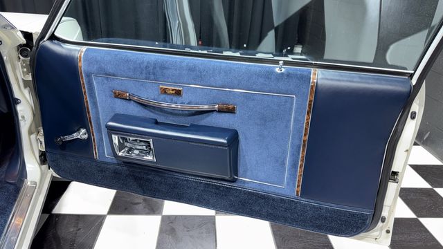 1982 Oldsmobile Delta 88 ONLY 8,927 ORIGINAL MILES - ONLY 2 OWNERS - 22982700 - 51