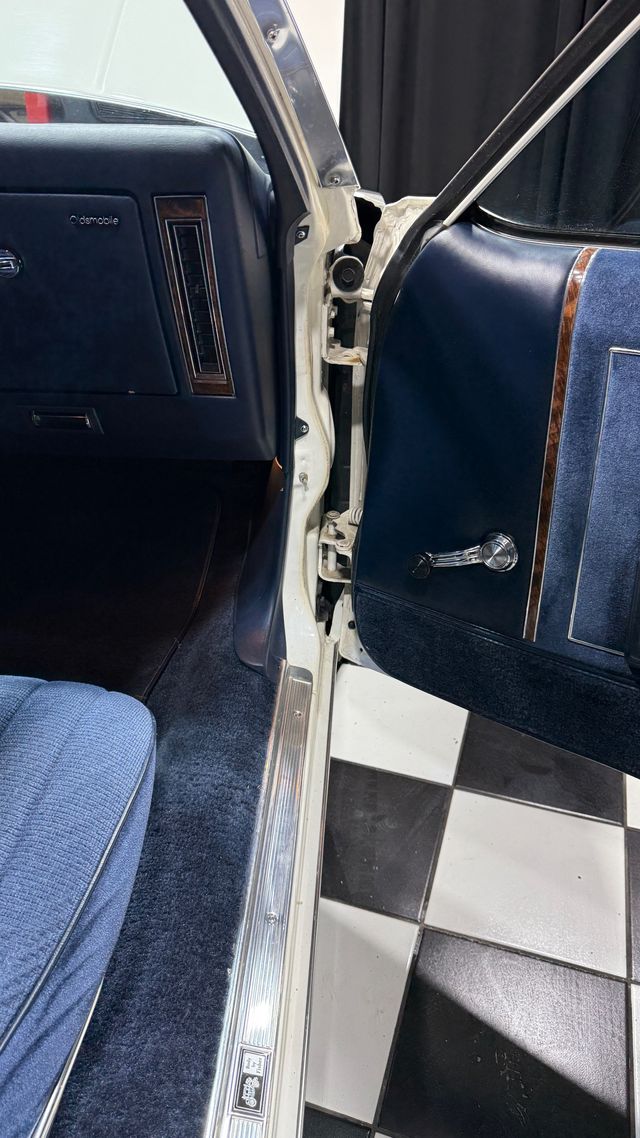 1982 Oldsmobile Delta 88 ONLY 8,927 ORIGINAL MILES - ONLY 2 OWNERS - 22982700 - 73