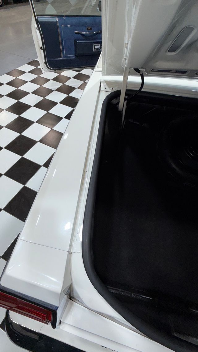 1982 Oldsmobile Delta 88 ONLY 8,927 ORIGINAL MILES - ONLY 2 OWNERS - 22982700 - 88