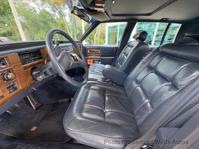 1983 Cadillac Fleetwood  - 23027384 - 27