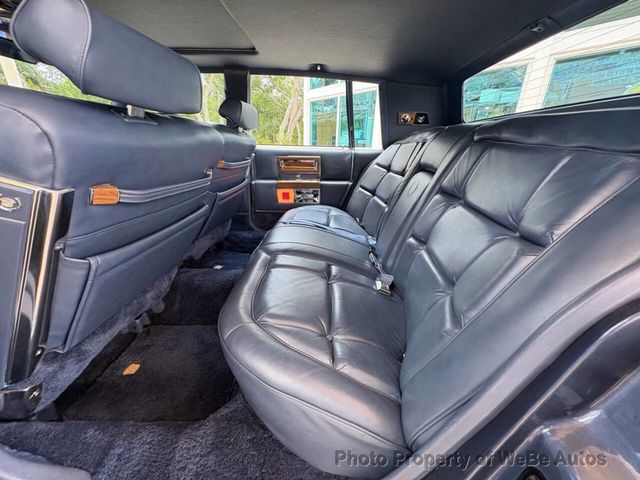1983 Cadillac Fleetwood  - 23027384 - 32