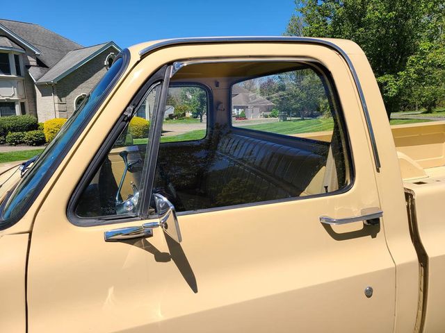 1983 Chevrolet C10  - 21390876 - 41
