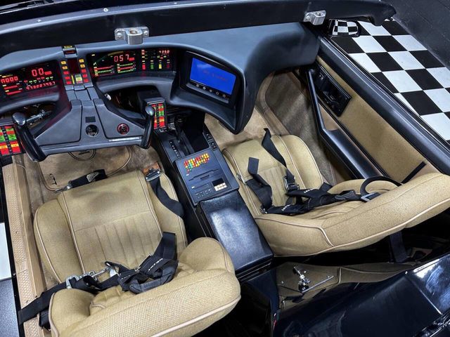 1983 Pontiac Firebird TRANS AM KITT RECREATION - 23001769 - 18