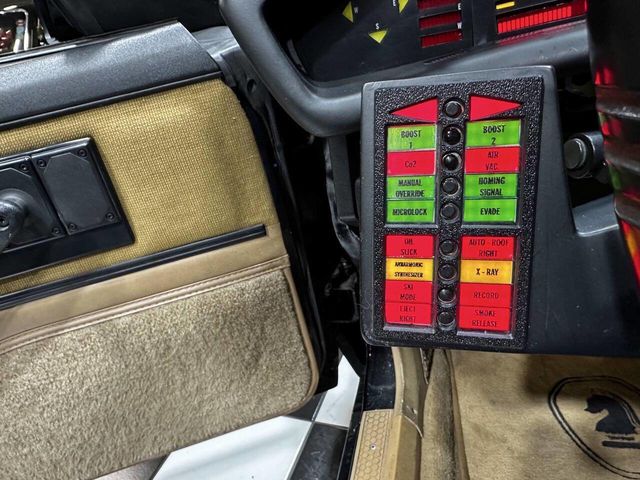 1983 Pontiac Firebird TRANS AM KITT RECREATION - 23001769 - 29