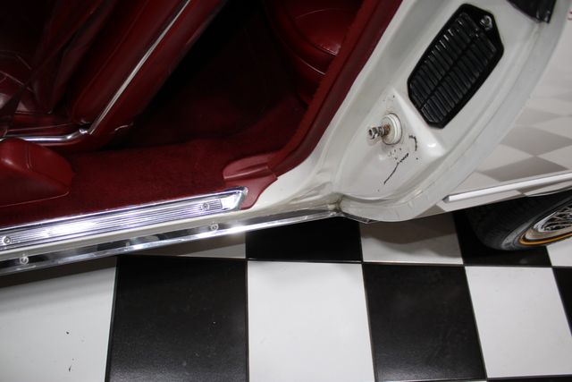 1984 Cadillac Eldorado Biarritz WHITE OVER RED GREAT CONDITION - 22985794 - 44