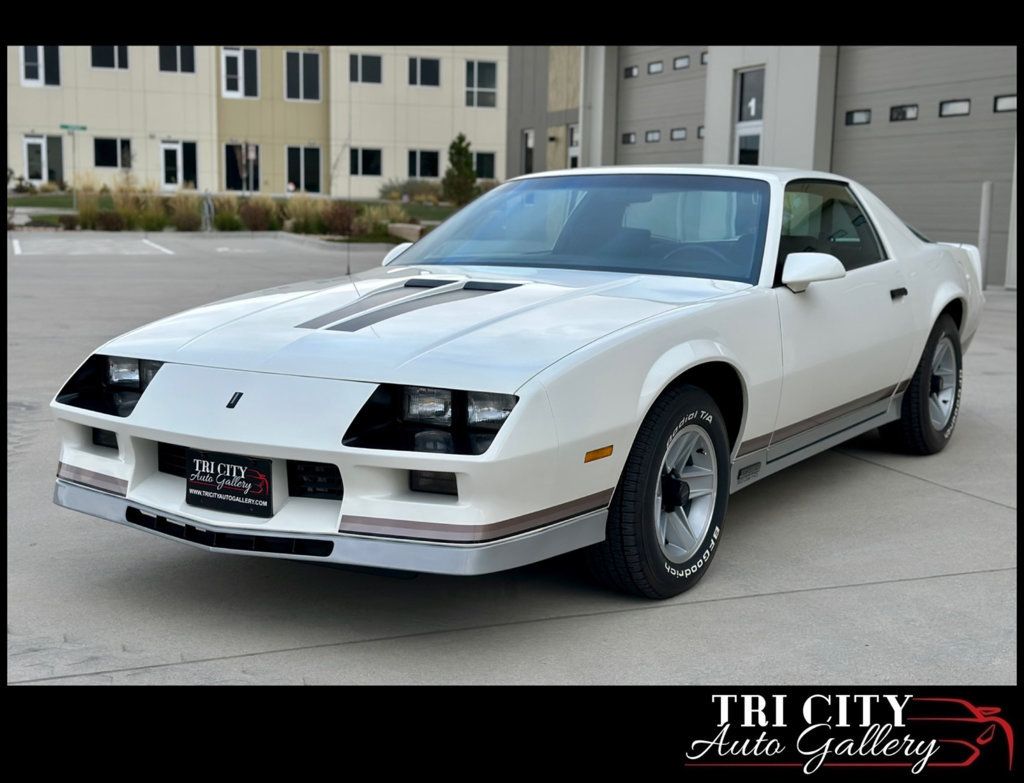 1984 Chevrolet Camaro 1984 CHEVROLET 5.0 H.O. 5-SPD CAMARO Z28 - LIKE NEW! - 22654692 - 0