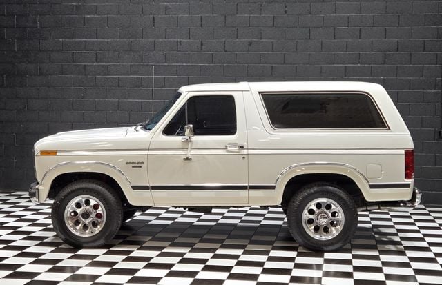 1984 Ford Bronco XLT 429 Big Block V8 - 22998847 - 1