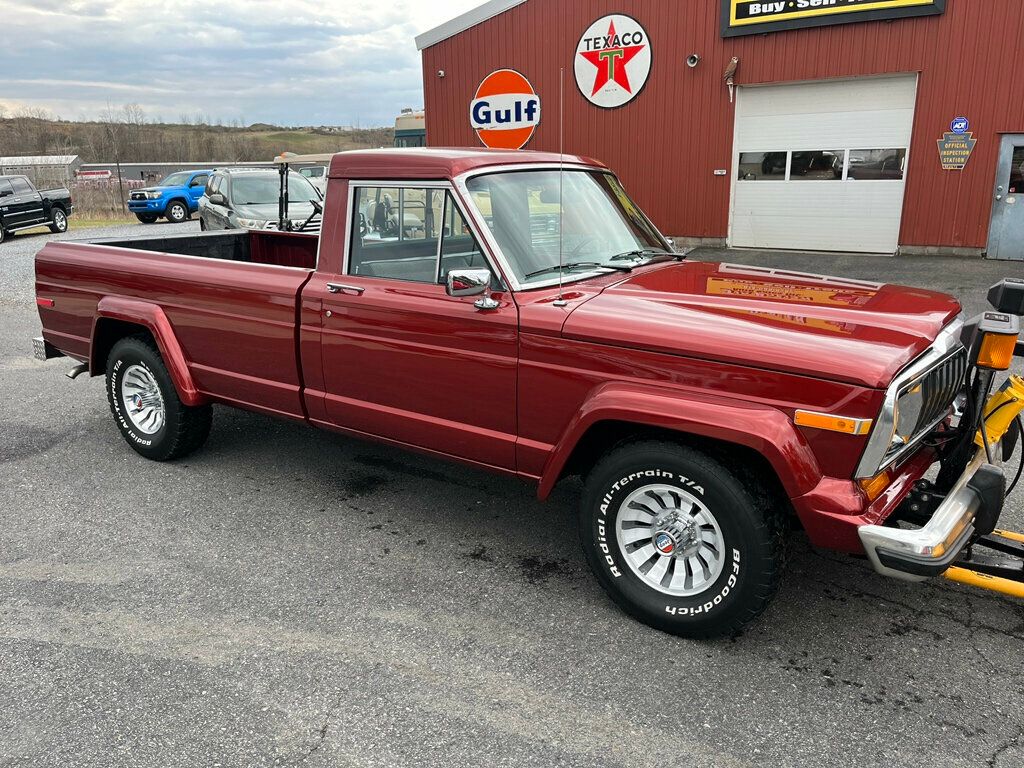 1984 Jeep J10 Pickup J10 long bed 4x4 with Snow Plow System - 22393501 - 1
