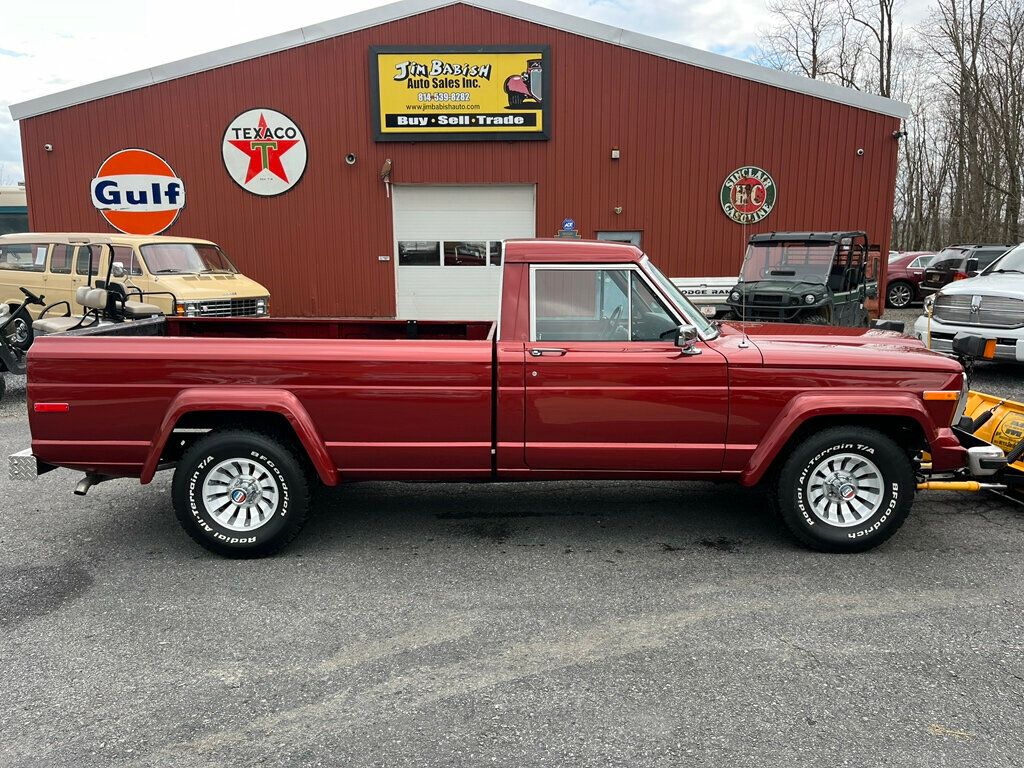 1984 Jeep J10 Pickup J10 long bed 4x4 with Snow Plow System - 22393501 - 2