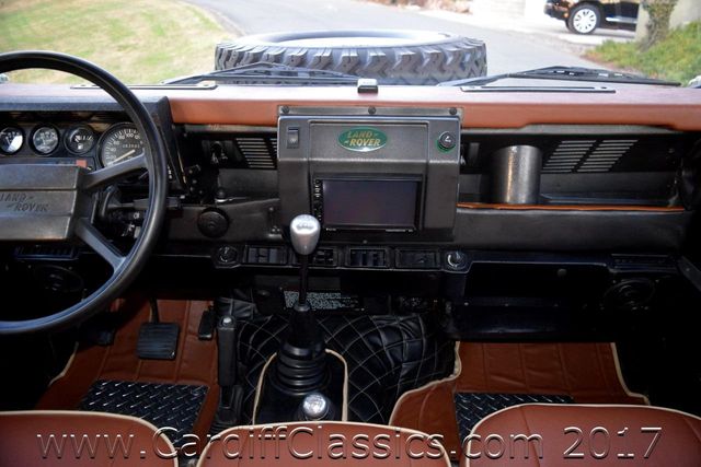 1984 Land Rover Defender  - 17156607 - 18