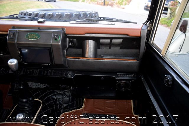 1984 Land Rover Defender  - 17156607 - 19