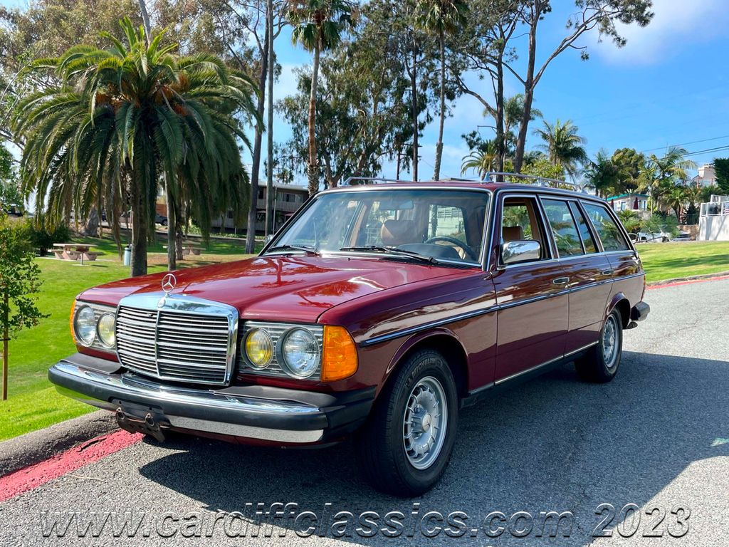 1984 Mercedes-Benz 300TD Wagon  - 22042863 - 0