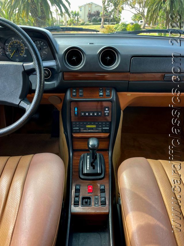 1984 Mercedes-Benz 300TD Wagon  - 22042863 - 23
