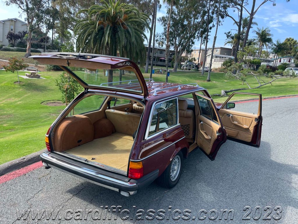 1984 Mercedes-Benz 300TD Wagon  - 22042863 - 48