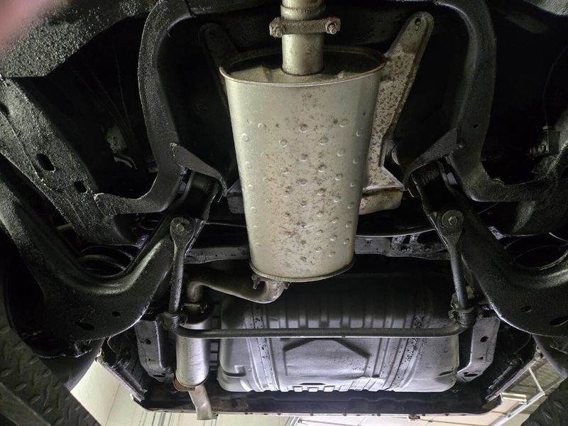 1985 Buick Riviera Base 2dr Coupe - 22941969 - 20