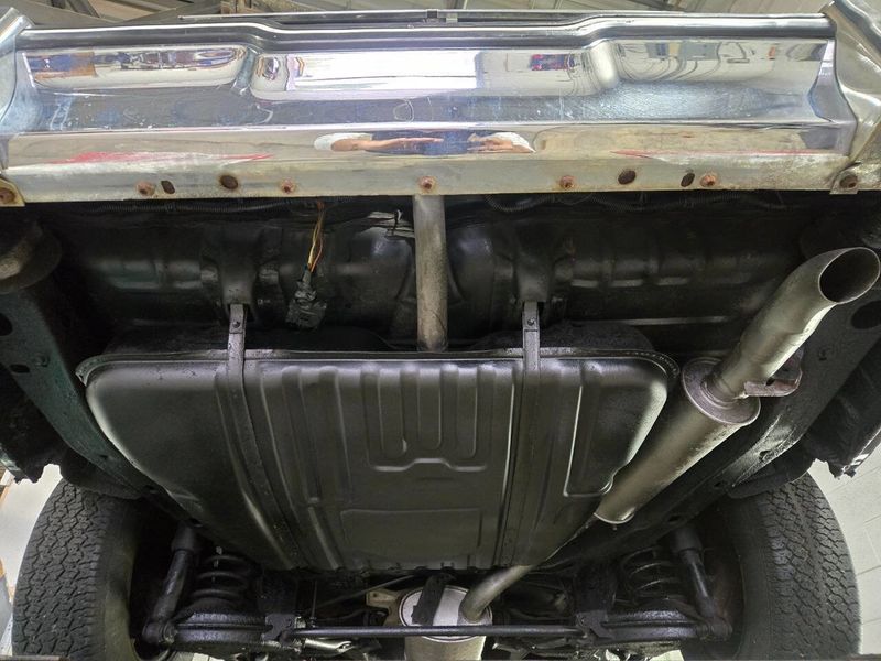 1985 Buick Riviera Base 2dr Coupe - 22941969 - 21