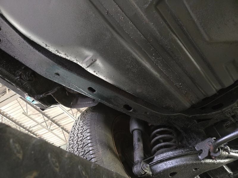 1985 Buick Riviera Base 2dr Coupe - 22941969 - 23