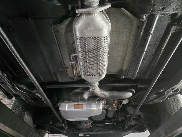 1985 Buick Riviera Base 2dr Coupe - 22941969 - 28