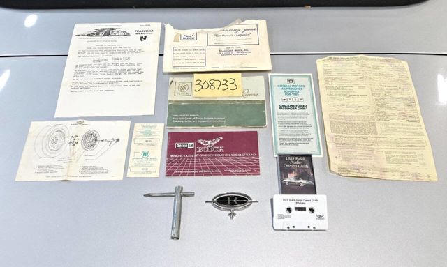 1985 Buick Riviera Base 2dr Coupe - 22941969 - 4