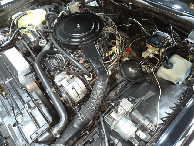 1985 Buick Riviera Base 2dr Coupe - 22941969 - 62