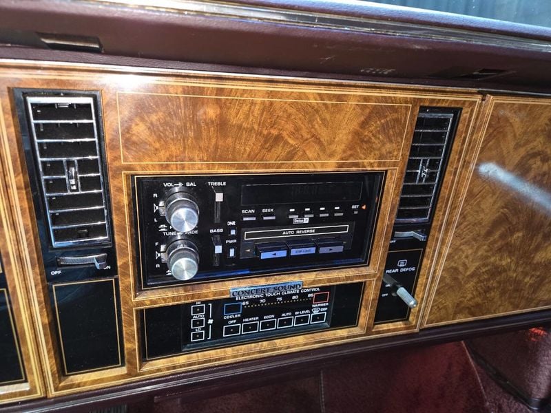 1985 Buick Riviera Base 2dr Coupe - 22941969 - 88