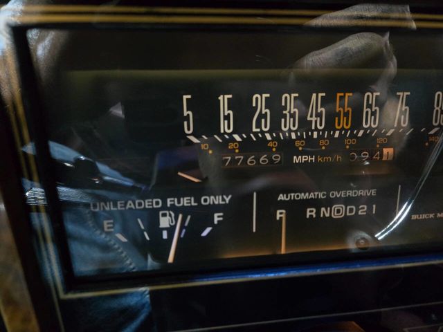 1985 Buick Riviera Base 2dr Coupe - 22941969 - 90