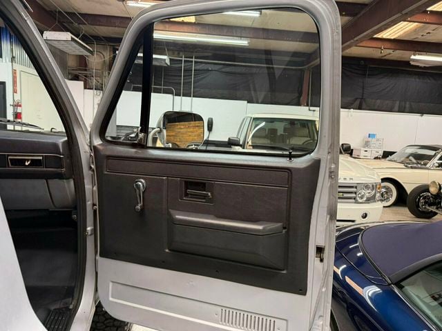 1985 Chevrolet K10 TN SINCE NEW/2 OWNER/PRO COMP LIFT/ONLY 50K MILES - 23076157 - 24