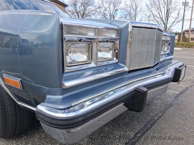 1985 Chrysler Fifth Avenue Base 4dr Sedan - 22997895 - 24